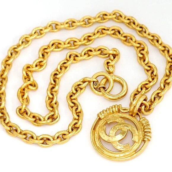 CHANEL CC Logo Round Pendant Necklace 32&#034; Gold Tone 94P Auth #28340 - Picture 1 of 7